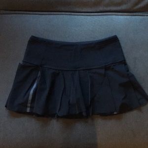 lululemon run skirt - black - size 6